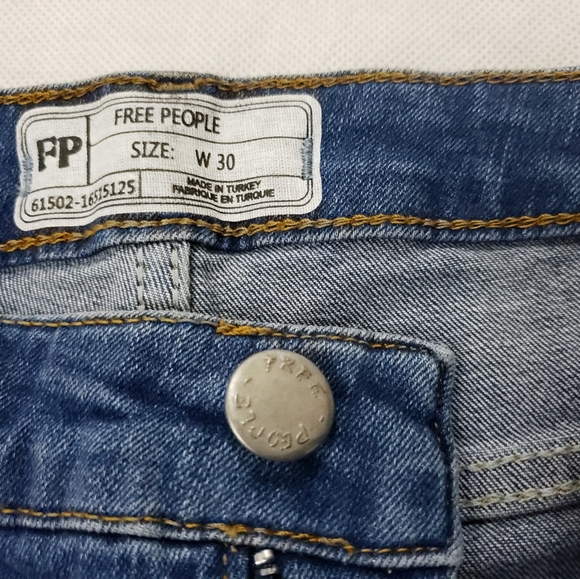 NWT Free People Blue Denim Crop High Rise Jeans - Picture 8 of 8